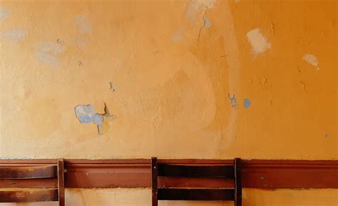 How to Repair Chipped Paint on Wall: Why Do Walls Dream in Color?